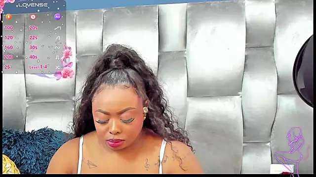 Snapshot of CamilaBenitez chatting on March 2026 10:59:01 PM CamilaBenitez online show from March 2026 10:59:01 PM