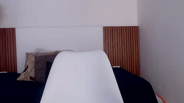 Dakotagloss online show from March 2025 09:26:02 PM