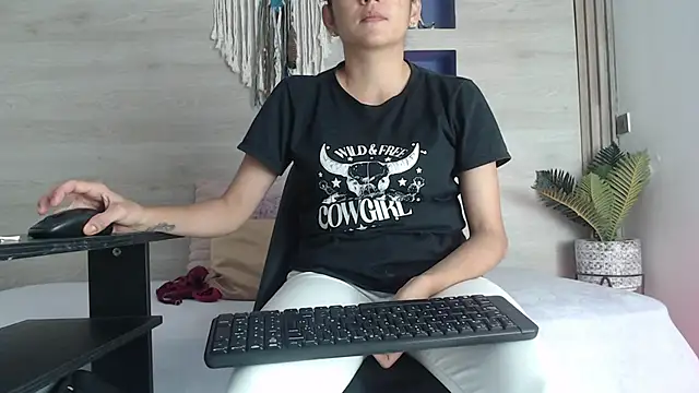 Dakotagloss online show from May 2026 09:24:01 PM