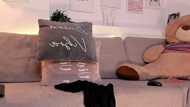 Snapshot of Nicolle_foxy chatting on February 2025 12:13:01 AM Nicolle foxy online show from February 2025 12:13:01 AM