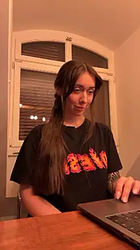 Snapshot of emiliasommer chatting on September 2025 06:35:02 PM emiliasommer online show from September 2025 06:35:02 PM