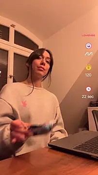 Snapshot of emiliasommer chatting on October 2025 06:58:01 PM emiliasommer online show from October 2025 06:58:01 PM