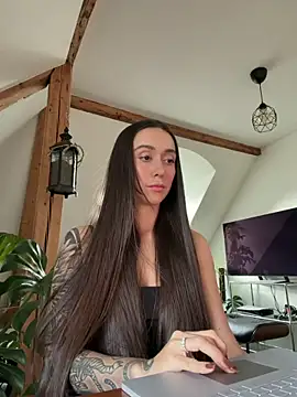 Snapshot of emiliasommer chatting on June 2026 05:01:02 PM emiliasommer online show from June 2026 05:01:02 PM