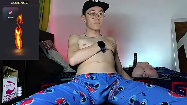 Elian Cooper online show from December 2024 01:00:02 AM