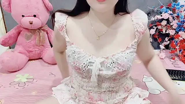 Snapshot of Funikio chatting on February 2026 01:40:02 AM Funikio online show from February 2026 01:40:02 AM