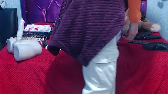 AyshaScott online show from November 2025 12:16:02 PM