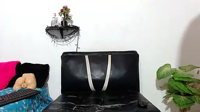 Snapshot of Martin_fiif chatting on March 2026 06:43:02 AM Martin fiif online show from March 2026 06:43:02 AM