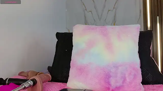 mia 099 online show from October 2025 08:25:01 PM