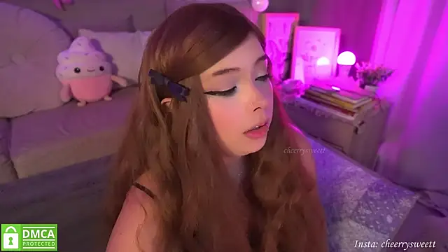 Cheerrysweett online show from December 2025 01:00:02 AM