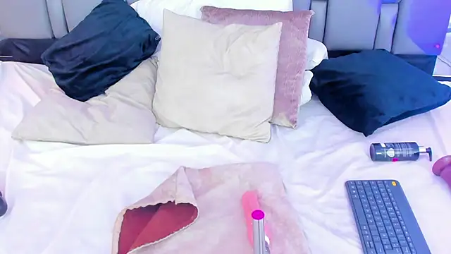 Emily Gil1 online show from February 2025 07:51:01 PM