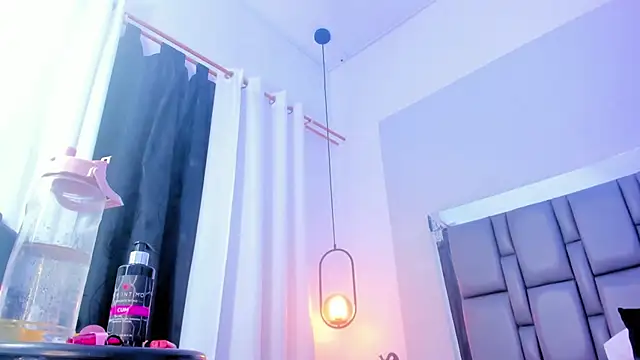 Emily Gil1 online show from March 2025 04:24:01 PM