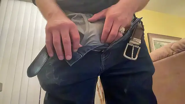 BIGWHITECOCKDOC36 online show from September 2025 08:40:01 AM