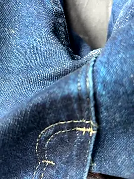 BIGWHITECOCKDOC36 online show from October 2025 04:37:01 PM