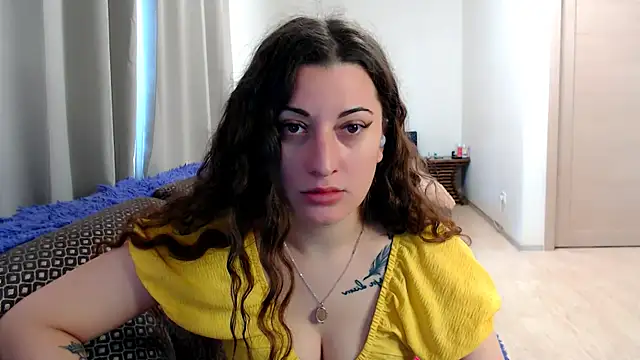 Snapshot of Helen_Adams_ chatting on May 2026 05:27:01 AM Helen Adams online show from May 2026 05:27:01 AM