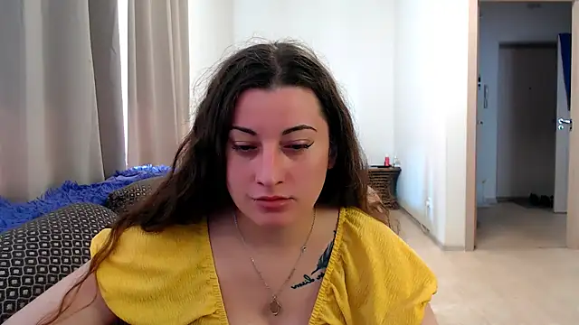 Snapshot of Helen_Adams_ chatting on May 2026 06:08:01 AM Helen Adams online show from May 2026 06:08:01 AM