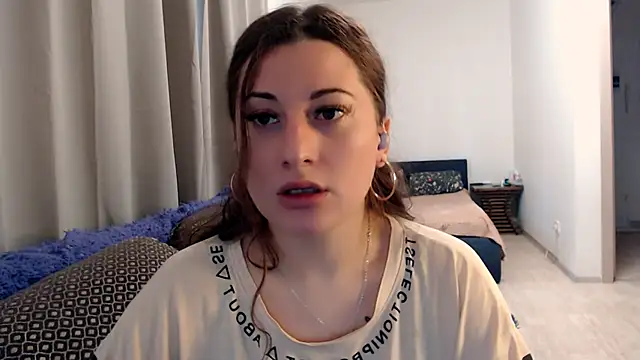 Helen Adams  online show from June 2026 06:02:01 AM
