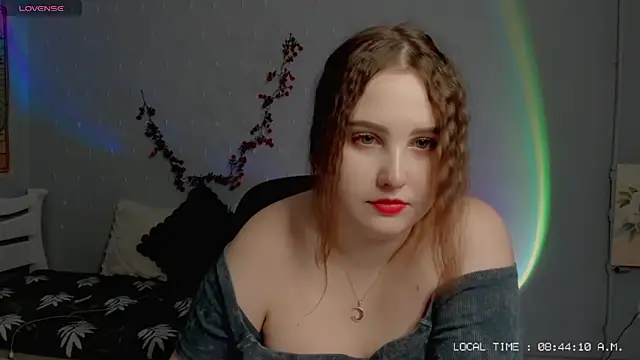 Snapshot of Crystal_Chris chatting on February 2025 06:43:02 AM Crystal Chris online show from February 2025 06:43:02 AM