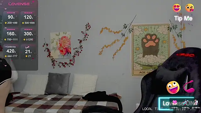 Snapshot of Crystal_Chris chatting on September 2025 04:34:01 PM Crystal Chris online show from September 2025 04:34:01 PM