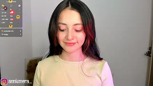 Snapshot of annie_mora chatting on February 2025 03:01:02 AM annie mora online show from February 2025 03:01:02 AM