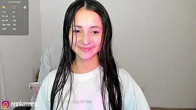 Snapshot of annie_mora chatting on February 2025 03:09:02 AM annie mora online show from February 2025 03:09:02 AM