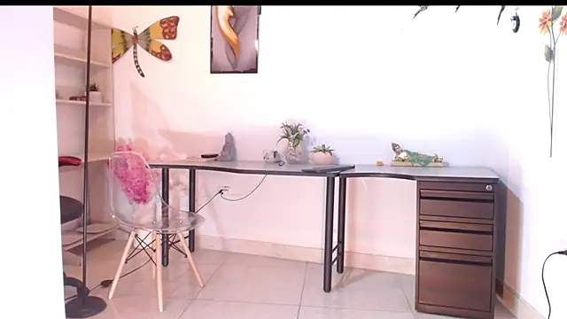 Snapshot of misspandora_ chatting on October 2025 12:39:02 PM misspandora online show from October 2025 12:39:02 PM