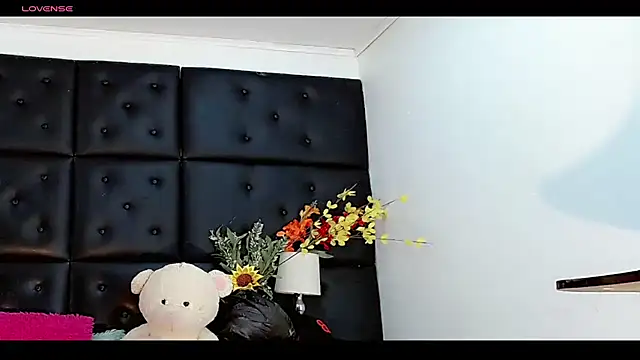 Daniela Pink  online show from June 2026 07:48:01 PM