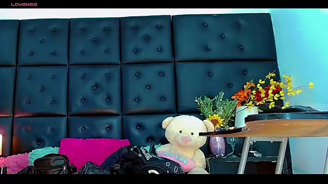 Daniela Pink  online show from June 2026 08:17:01 PM