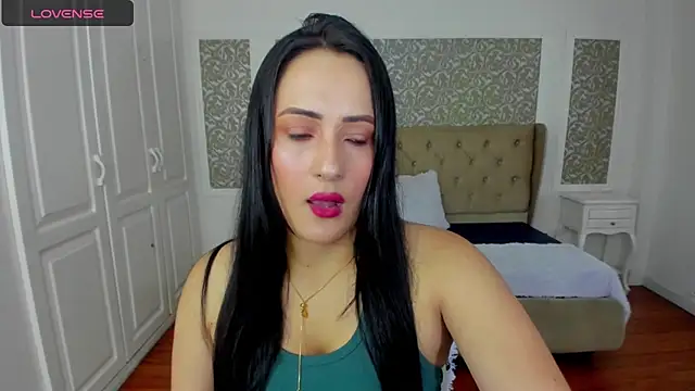 Snapshot of KimWessel_ chatting on April 2026 06:24:02 PM KimWessel online show from April 2026 06:24:02 PM