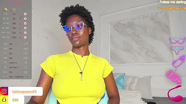 Snapshot of Tahira_21_ chatting on January 2025 10:43:01 PM Tahira 21 online show from January 2025 10:43:01 PM