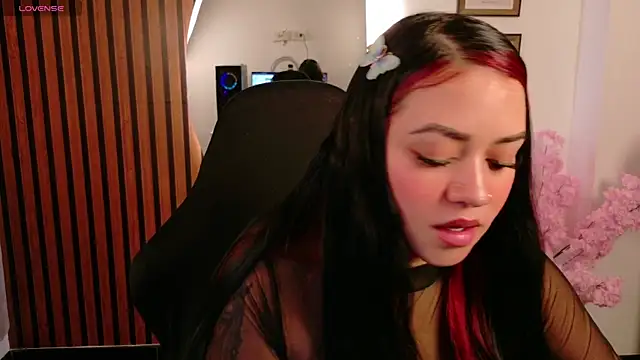 Snapshot of Melany_07 chatting on February 2026 12:31:01 AM Melany 07 online show from February 2026 12:31:01 AM