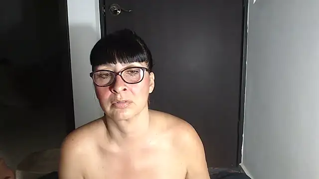 HellenLatin online show from February 2026 06:22:01 AM