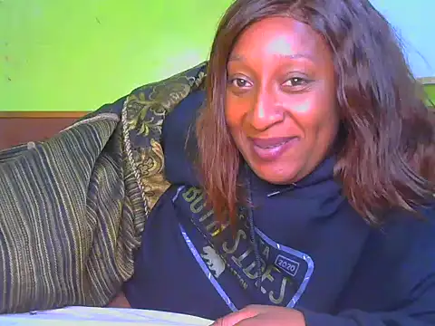 Snapshot of CarlaBeckky chatting on December 2024 01:10:02 AM CarlaBeckky online show from December 2024 01:10:02 AM