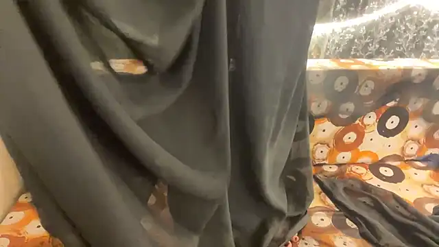 shuhana  online show from November 2025 01:04:01 AM