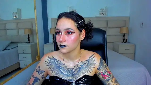 AnnyThompson  online show from September 2025 08:45:01 PM