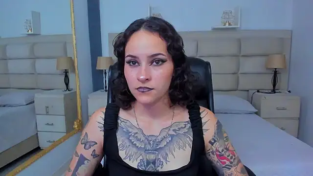 AnnyThompson  online show from October 2025 08:42:02 PM