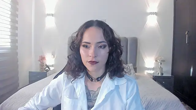 AnnyThompson  online show from February 2026 09:46:02 PM