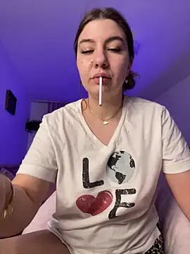 Snapshot of xqueenyasmine chatting on December 2024 11:40:02 PM xqueenyasmine online show from December 2024 11:40:02 PM