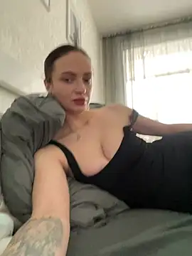 Kristis43 online show from February 2026 07:42:02 AM