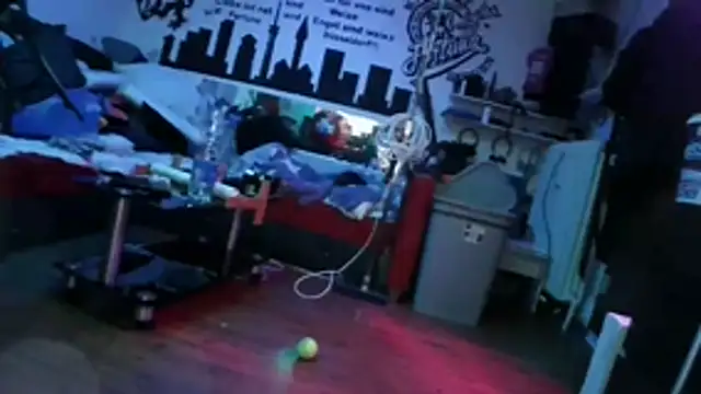 lukasdie online show from May 2026 10:38:02 PM