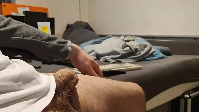 Snapshot of Alphapimmelchen chatting on December 2024 09:51:01 AM Alphapimmelchen online show from December 2024 09:51:01 AM