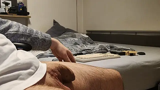 Snapshot of Alphapimmelchen chatting on January 2025 02:35:01 AM Alphapimmelchen online show from January 2025 02:35:01 AM