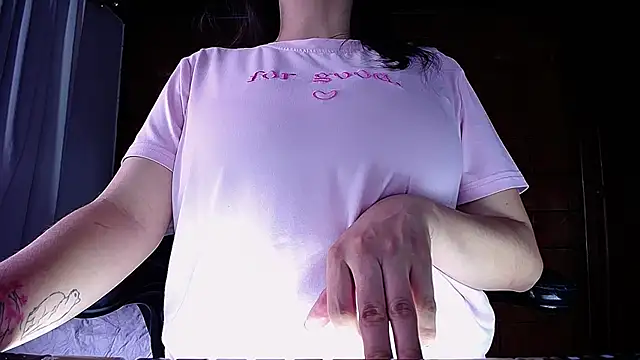 Snapshot of Maira_B chatting on November 2025 06:48:02 PM Maira B online show from November 2025 06:48:02 PM