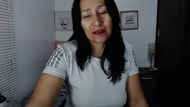 Snapshot of Maira_B chatting on February 2026 11:47:02 AM Maira B online show from February 2026 11:47:02 AM