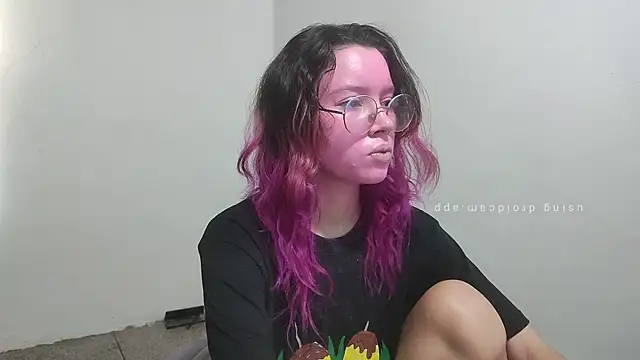 Snapshot of WandaDoll chatting on December 2025 12:10:01 PM WandaDoll online show from December 2025 12:10:01 PM