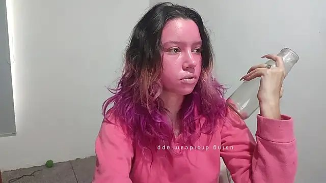 Snapshot of WandaDoll chatting on January 2026 12:19:01 PM WandaDoll online show from January 2026 12:19:01 PM