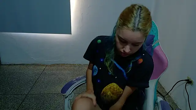 Snapshot of WandaDoll chatting on February 2026 12:30:02 PM WandaDoll online show from February 2026 12:30:02 PM