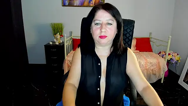 Julia Dean online show from February 2025 01:11:02 PM