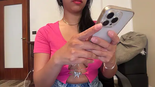 Snapshot of Dulce_latingirl chatting on May 2026 02:24:02 PM Dulce latingirl online show from May 2026 02:24:02 PM