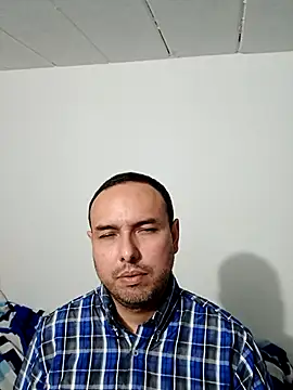 Snapshot of ElSunEagle chatting on September 2025 04:12:01 AM ElSunEagle online show from September 2025 04:12:01 AM