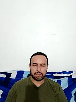 Snapshot of ElSunEagle chatting on October 2025 03:46:02 AM ElSunEagle online show from October 2025 03:46:02 AM